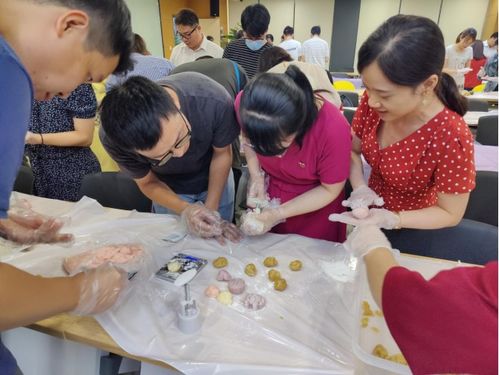 自制 廉 心月 浓浓南咨情 南宁工程咨询集团开展节前廉政教育暨中秋月饼diy制作主题活动
